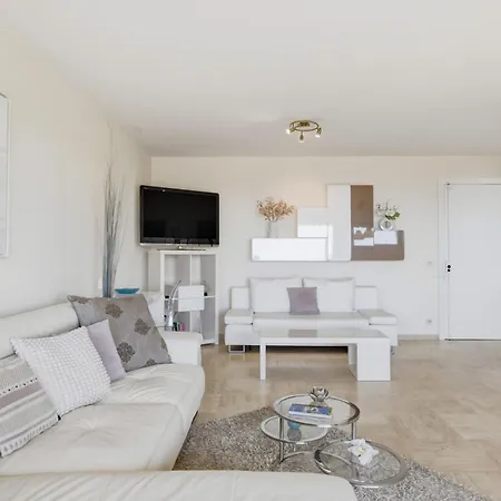 Seaview Retreat 1br With Terrace Appartamento Cannes
