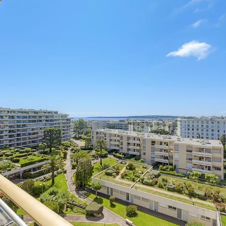 Appartamento Seaview Retreat 1br With Terrace Cannes