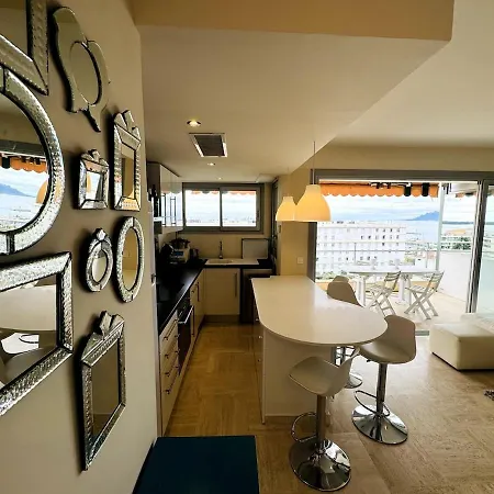 Апартаменты Seaview Retreat 1br With Terrace