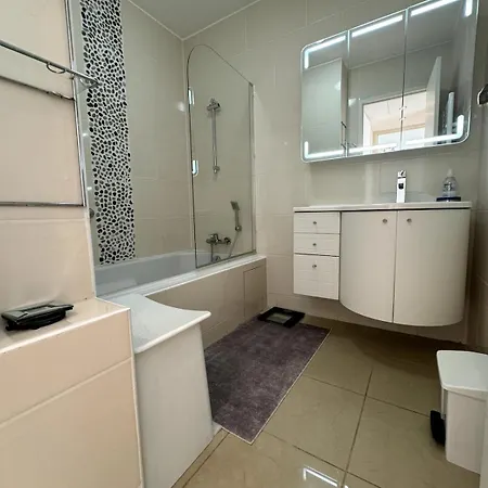 Seaview Retreat 1br With Terrace